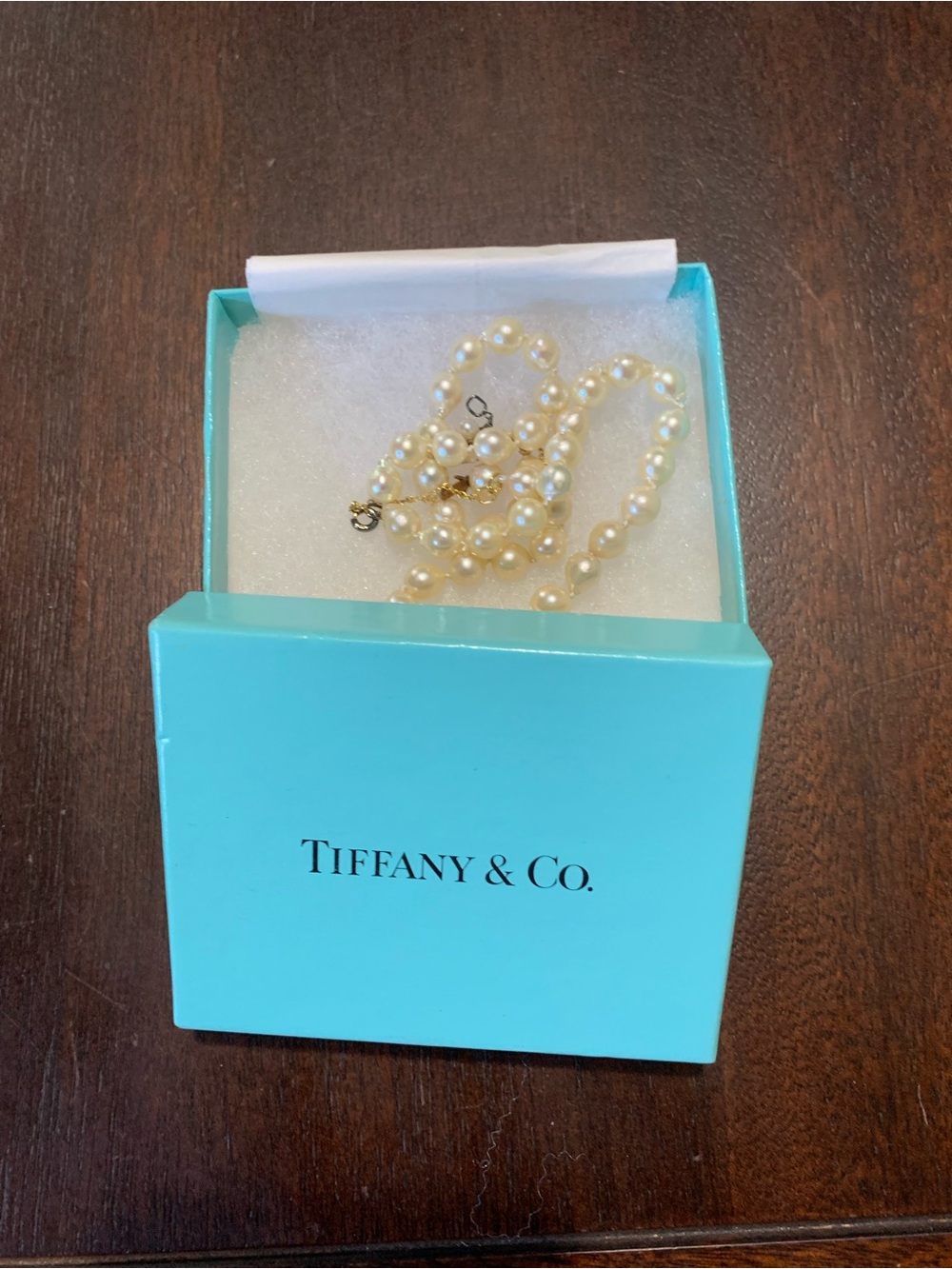 Tiffany & Co. Cream Pearl Necklace with Gold Clasp